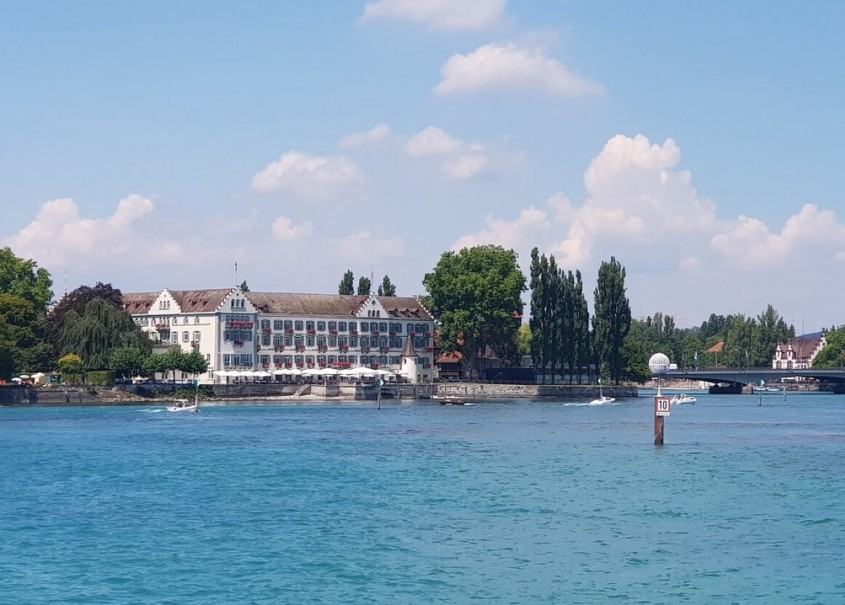 Blick auf Konstanz und den Bodensee.